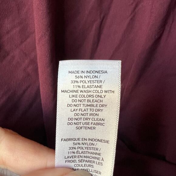 Rhone Reign Burgundy Long Sleeve Soft Sweat Wicking Top Size M - Picture 6 of 6